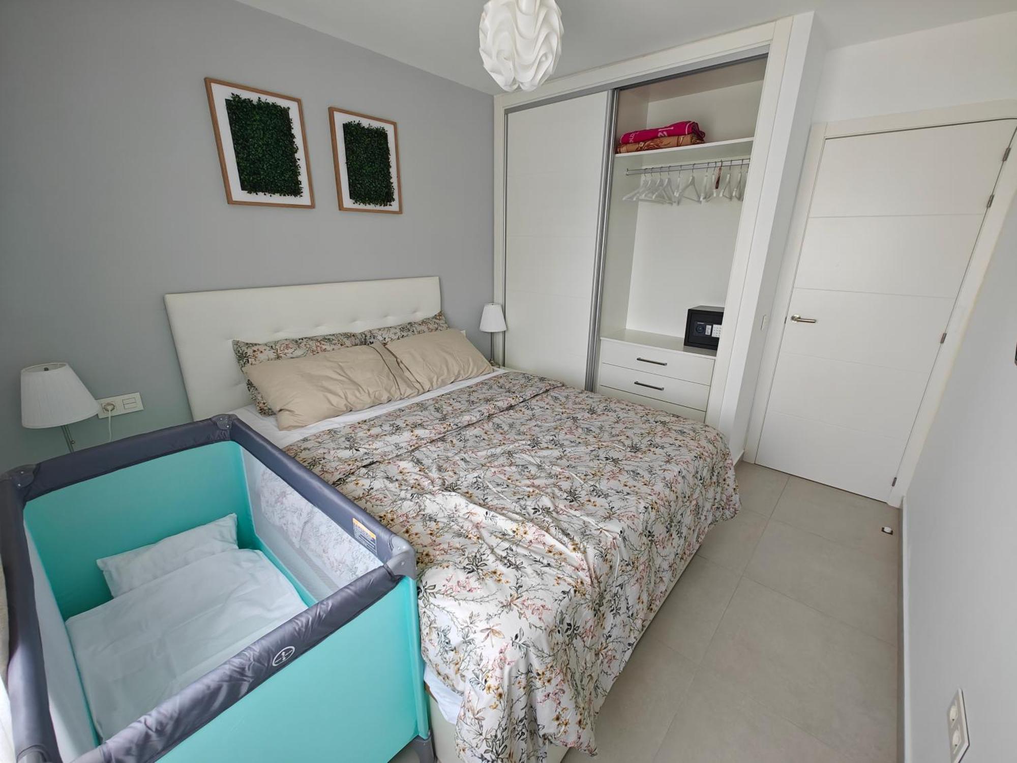 Sun Apartment - 3 Bedrooms, Priv Parking, Pool, Ac, Tv Channels, Fibre Net ロスクリスティアーノス エクステリア 写真