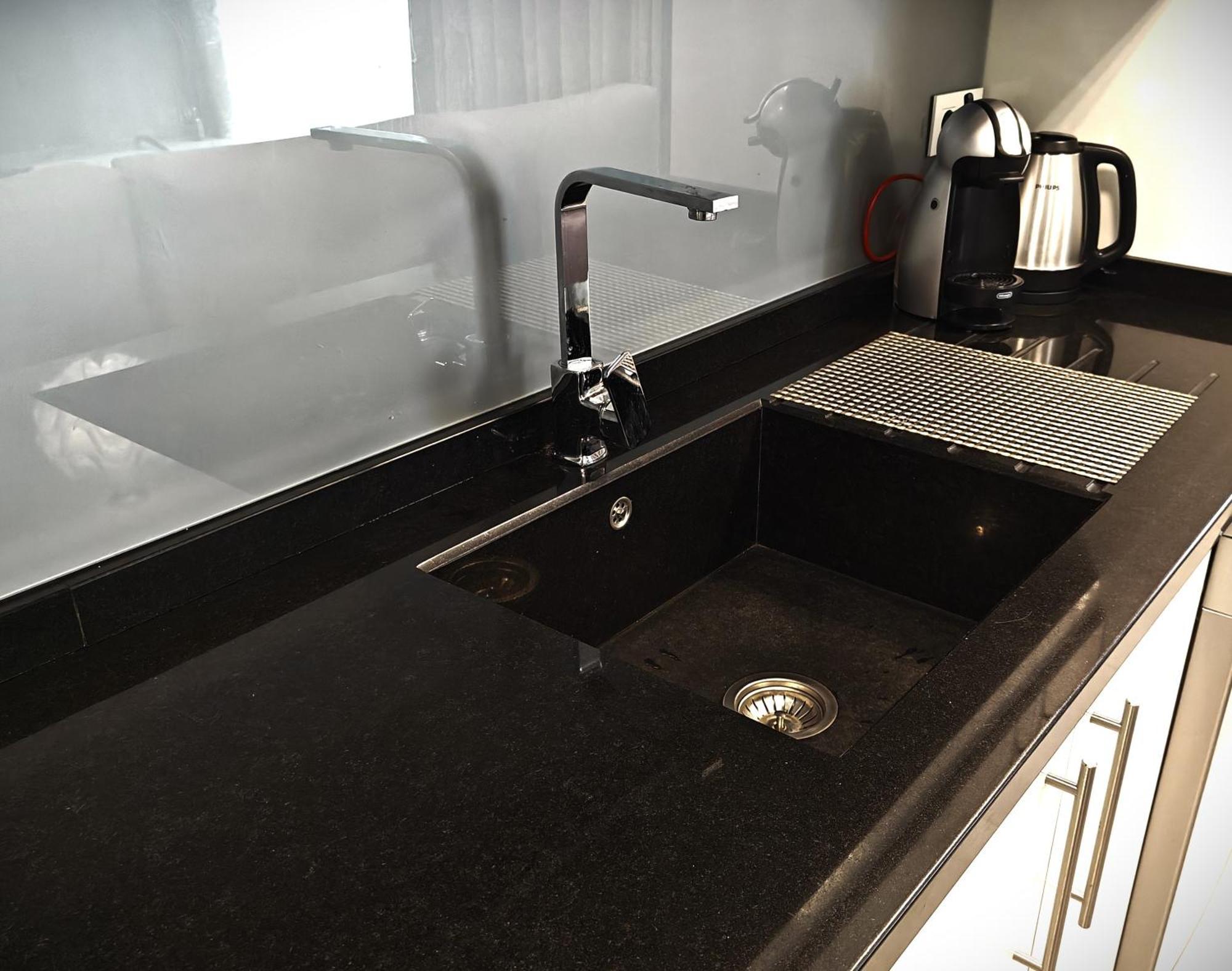 Sun Apartment - 3 Bedrooms, Priv Parking, Pool, Ac, Tv Channels, Fibre Net ロスクリスティアーノス エクステリア 写真