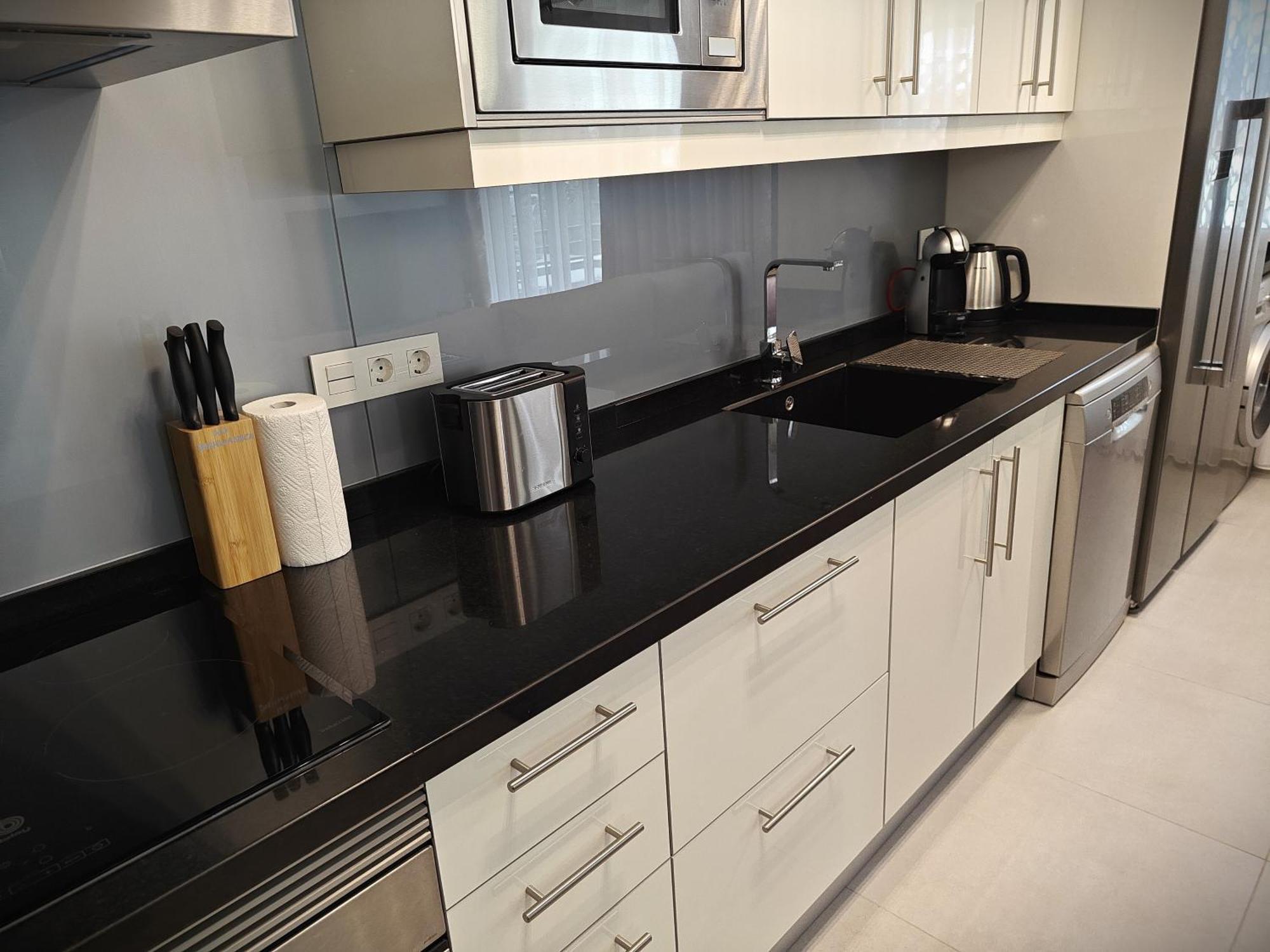 Sun Apartment - 3 Bedrooms, Priv Parking, Pool, Ac, Tv Channels, Fibre Net ロスクリスティアーノス エクステリア 写真
