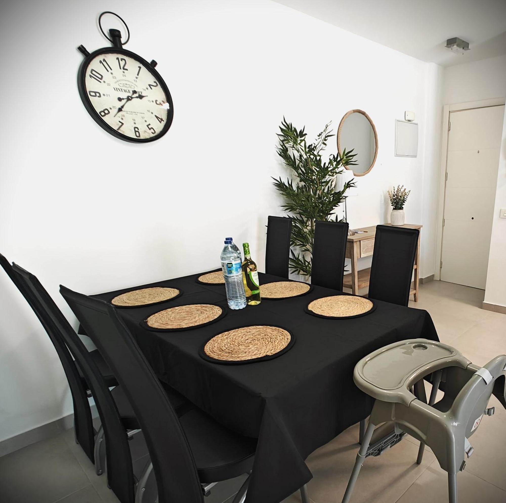 Sun Apartment - 3 Bedrooms, Priv Parking, Pool, Ac, Tv Channels, Fibre Net ロスクリスティアーノス エクステリア 写真