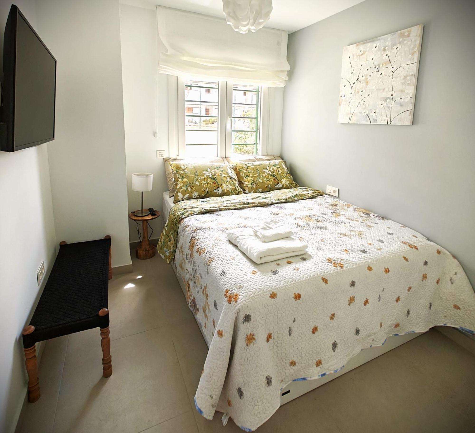 Sun Apartment - 3 Bedrooms, Priv Parking, Pool, Ac, Tv Channels, Fibre Net ロスクリスティアーノス エクステリア 写真