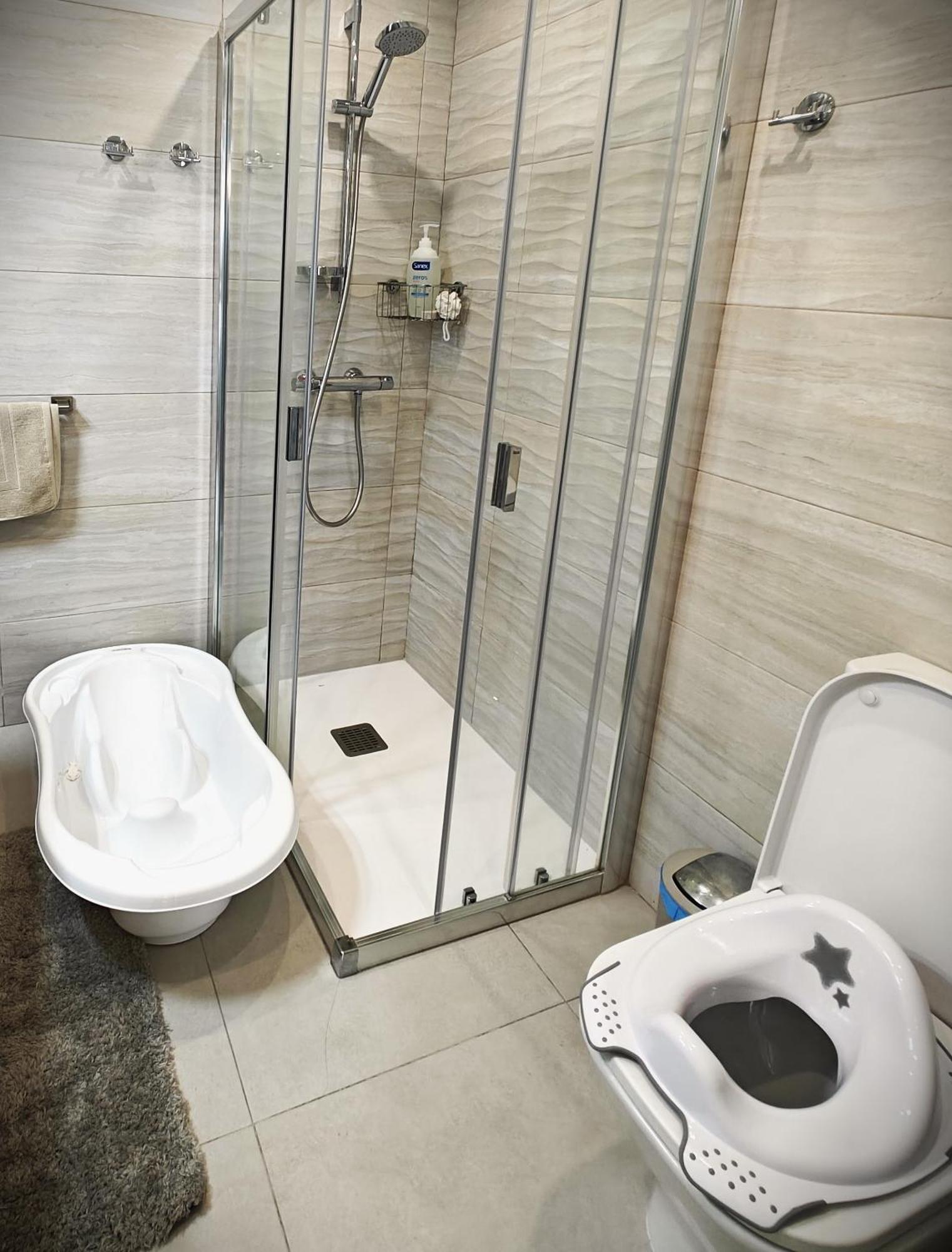 Sun Apartment - 3 Bedrooms, Priv Parking, Pool, Ac, Tv Channels, Fibre Net ロスクリスティアーノス エクステリア 写真