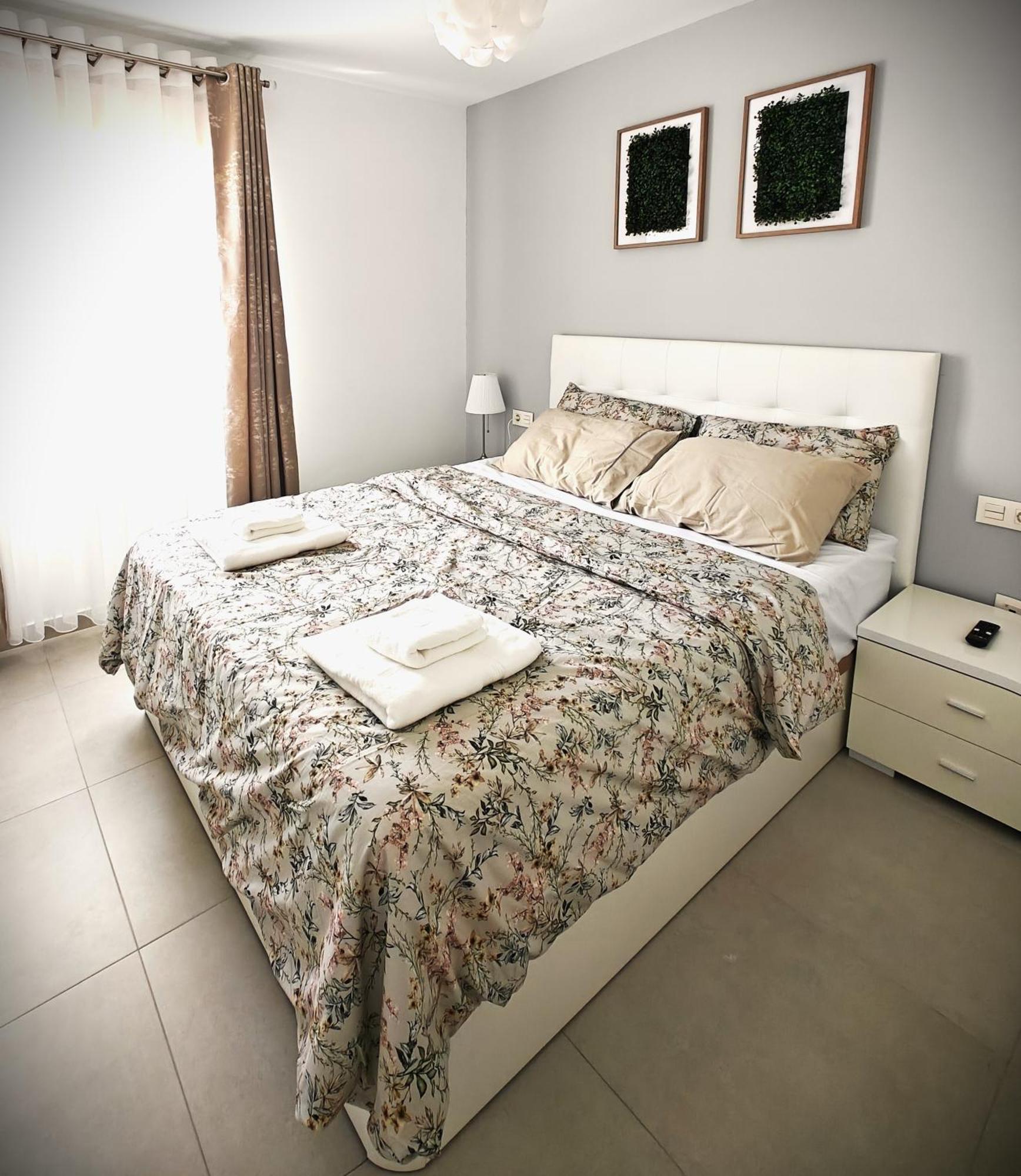 Sun Apartment - 3 Bedrooms, Priv Parking, Pool, Ac, Tv Channels, Fibre Net ロスクリスティアーノス エクステリア 写真