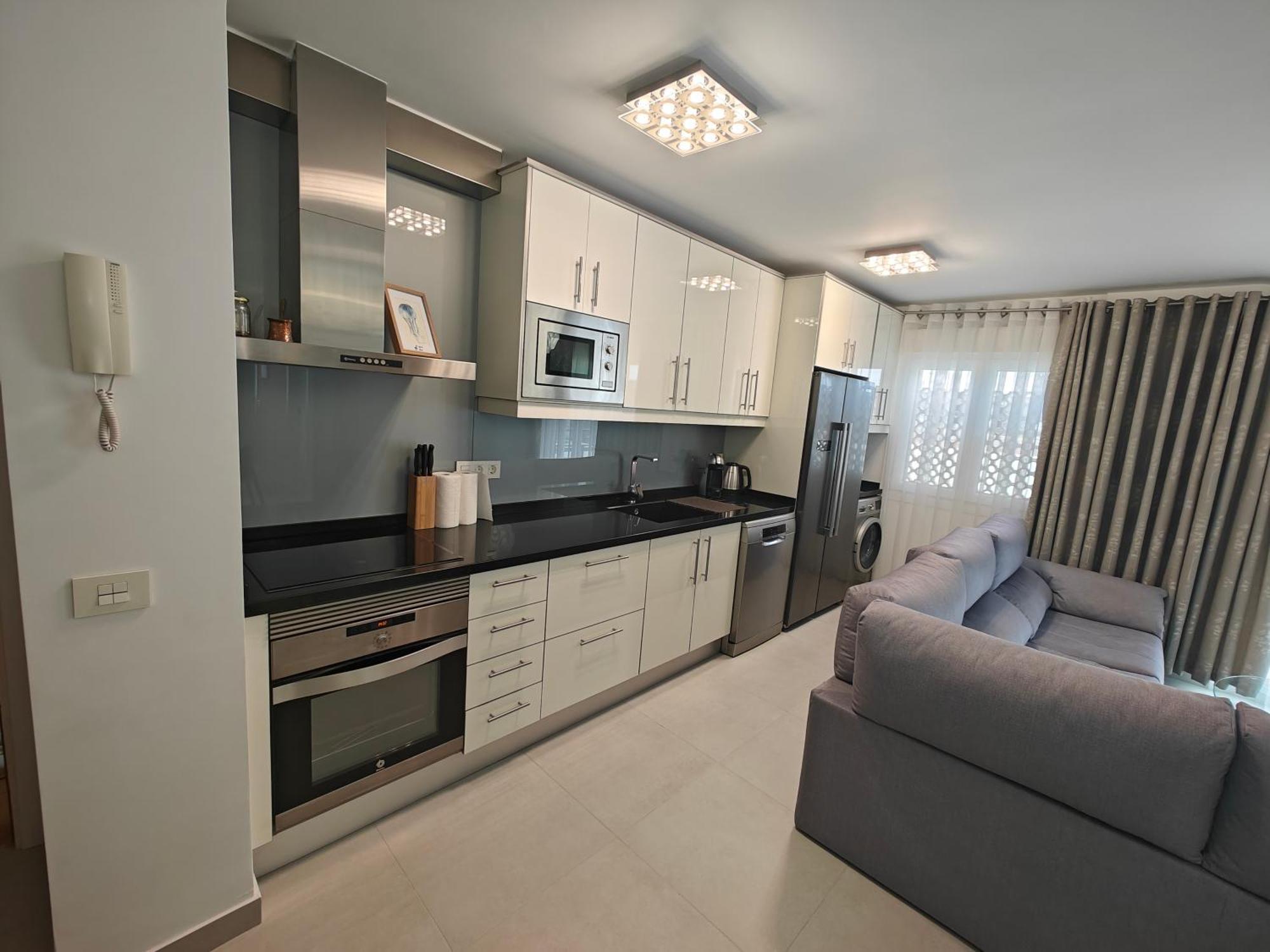 Sun Apartment - 3 Bedrooms, Priv Parking, Pool, Ac, Tv Channels, Fibre Net ロスクリスティアーノス エクステリア 写真