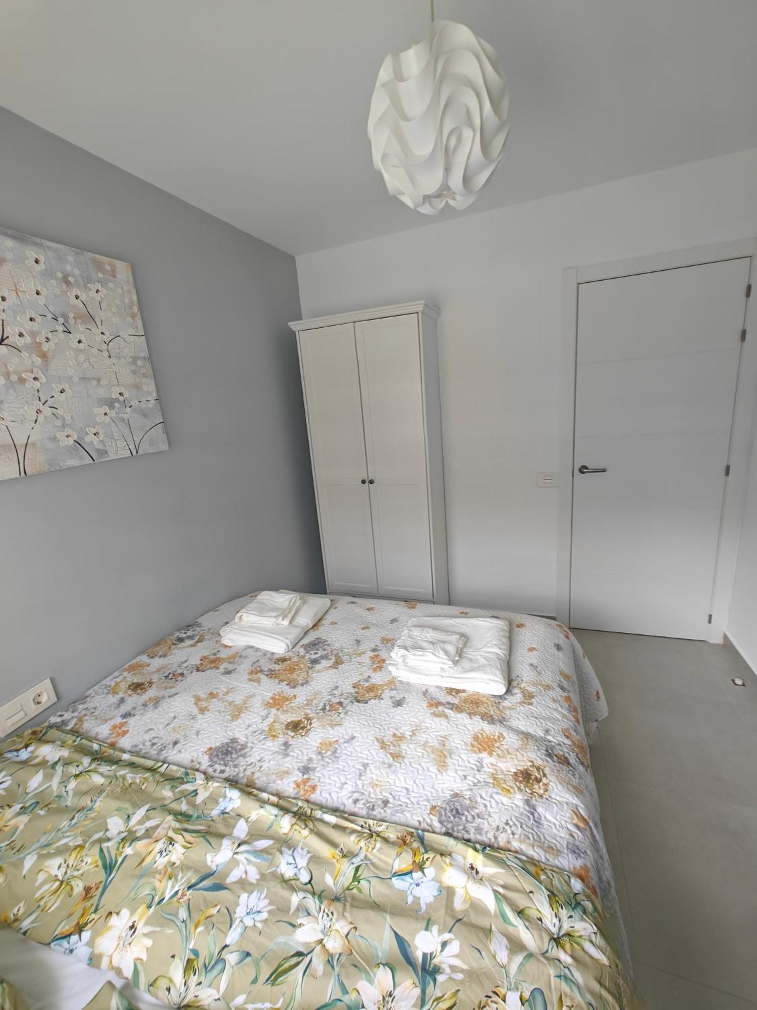 Sun Apartment - 3 Bedrooms, Priv Parking, Pool, Ac, Tv Channels, Fibre Net ロスクリスティアーノス エクステリア 写真
