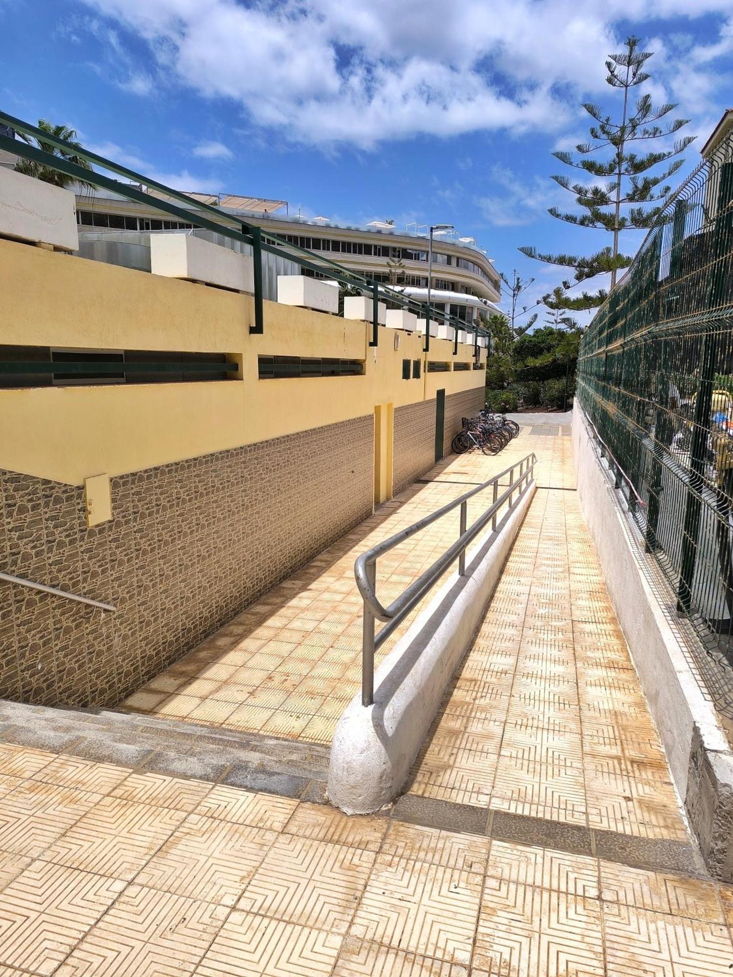 Sun Apartment - 3 Bedrooms, Priv Parking, Pool, Ac, Tv Channels, Fibre Net ロスクリスティアーノス エクステリア 写真